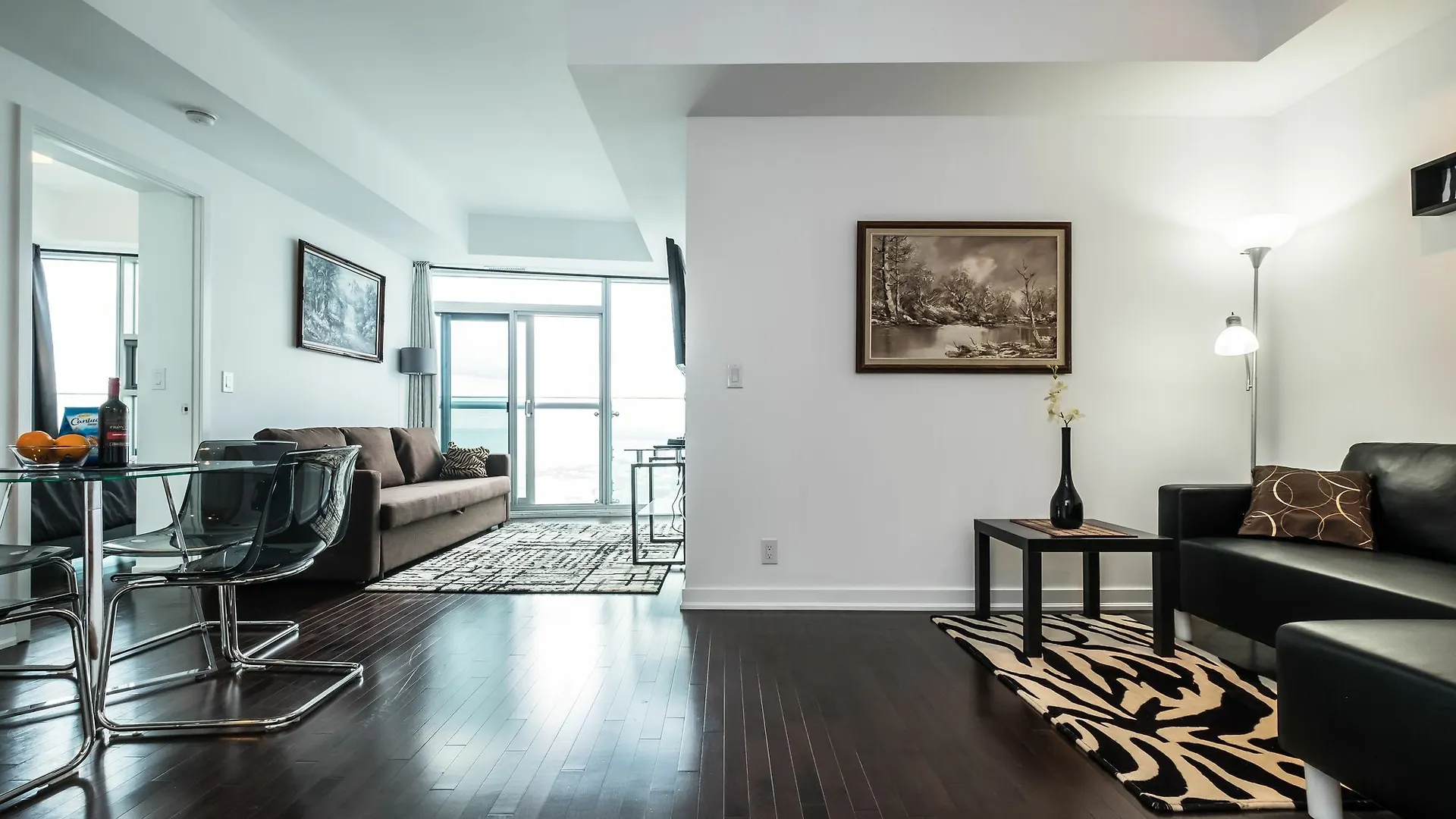 Quickstay - Condo In The Sky Toronto 4*,  Canada