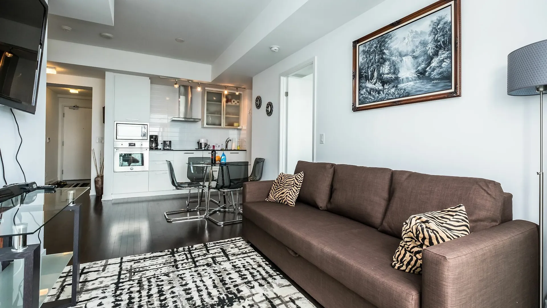 Quickstay - Condo In The Sky Toronto Canada
