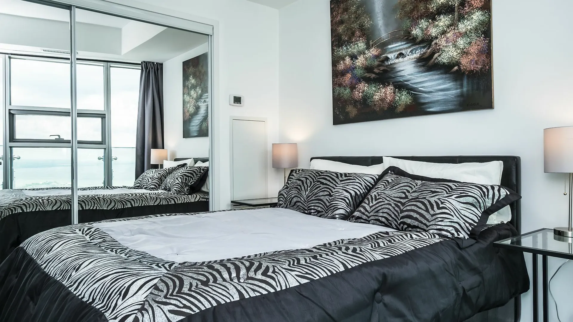 Hotel Quickstay - Condo In The Sky Toronto