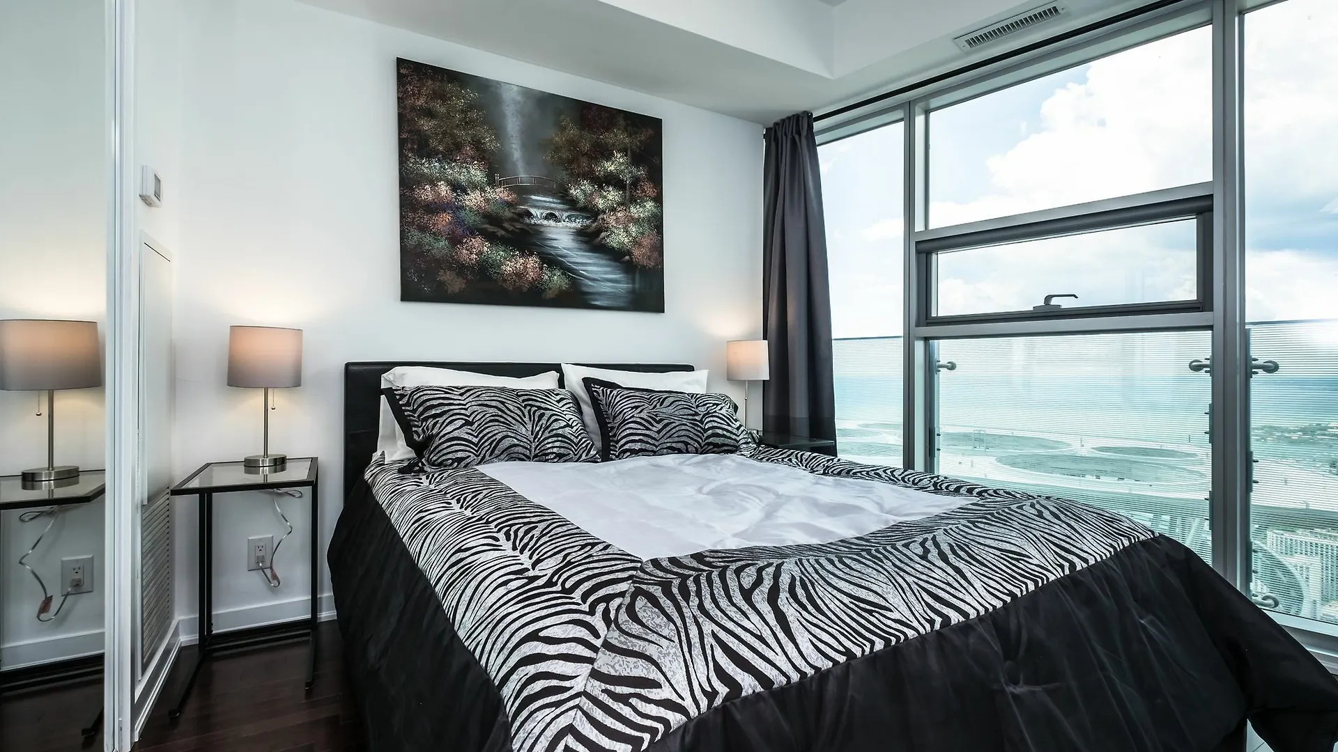 Quickstay - Condo In The Sky Toronto 4*,