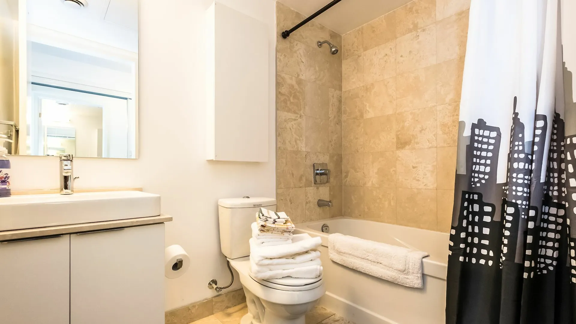 Hotel Quickstay - Condo In The Sky Toronto