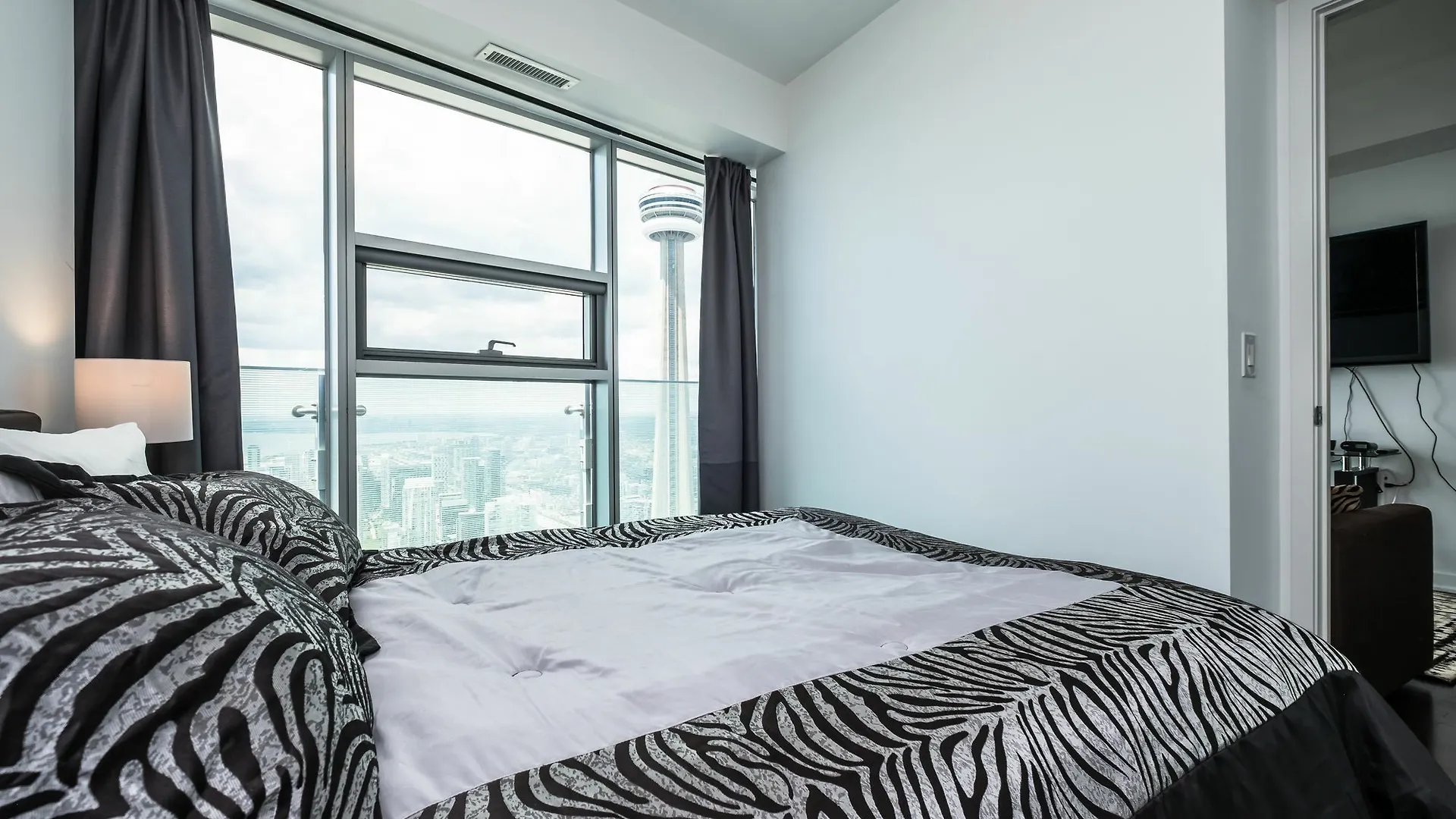 Quickstay - Condo In The Sky Toronto