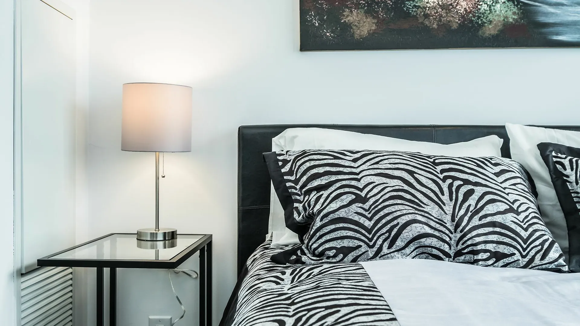 Quickstay - Condo In The Sky Toronto Kanada